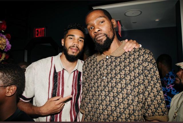 1659088769620048913.jpg FYwzoIfVEAEaznM.jpg