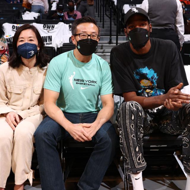 1659088680118036997.jpg 1233638048.jpg