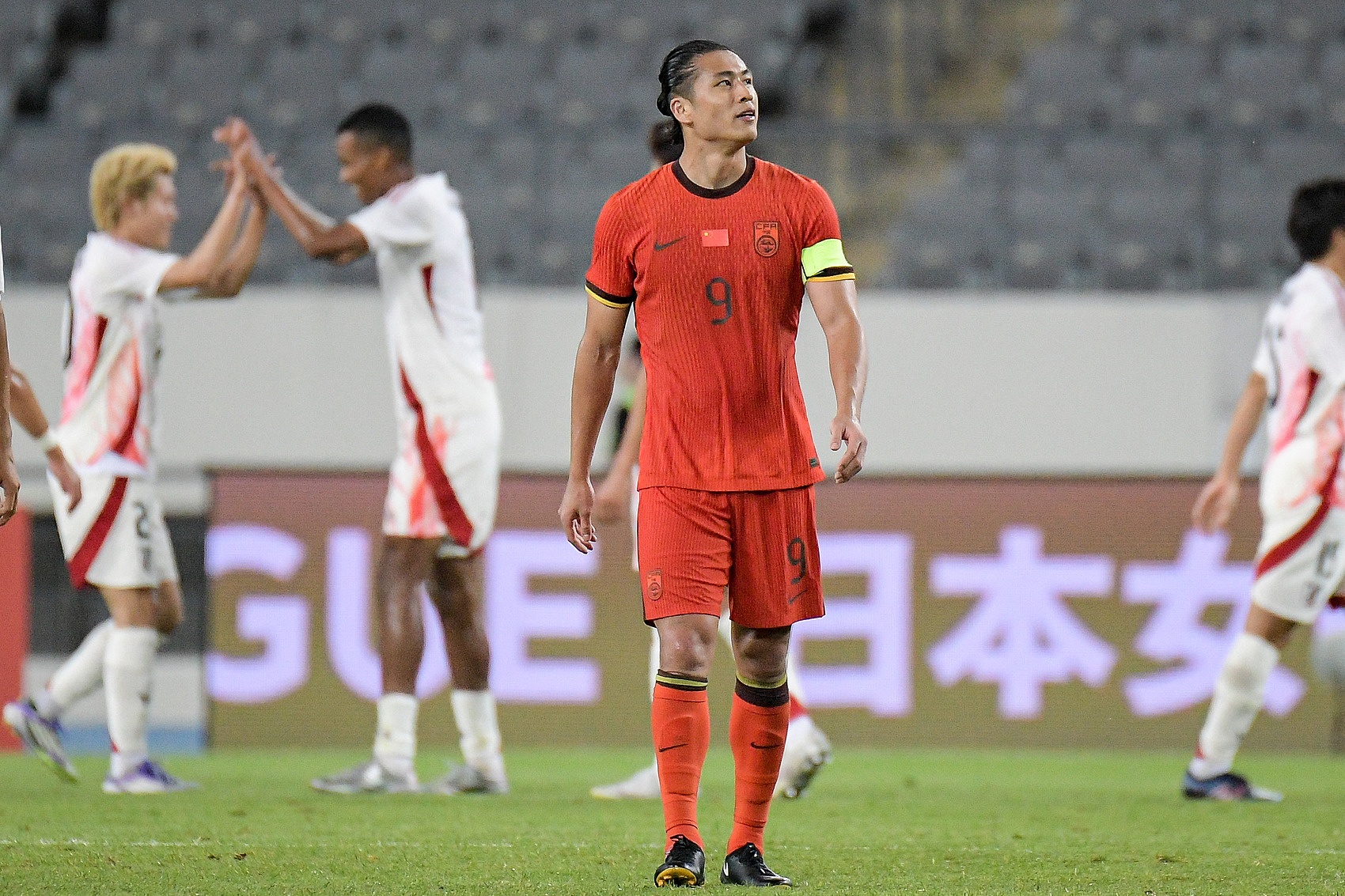 APP下载-记者：张玉宁腿部肌肉出现疲劳性损伤，因伤未出战乌兹别克斯坦